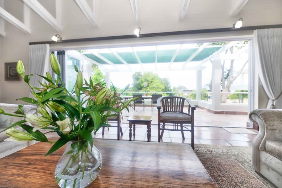 5 Bedroom Property for Sale in Fernkloof Estate Western Cape